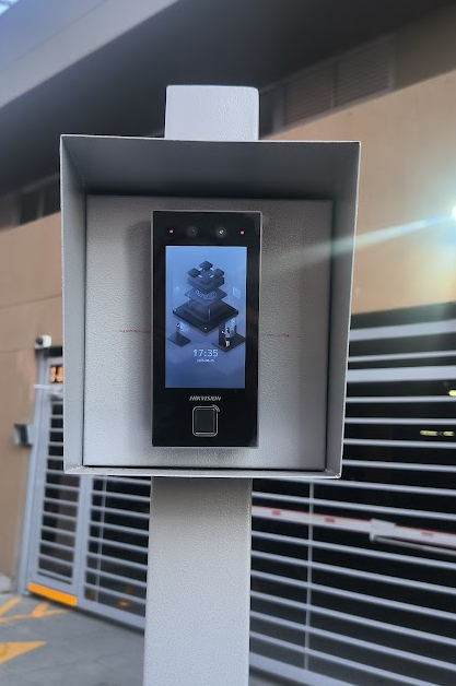 CONTROL DE ACCESO CON RECONOCIMIENTO DE ROSTRO